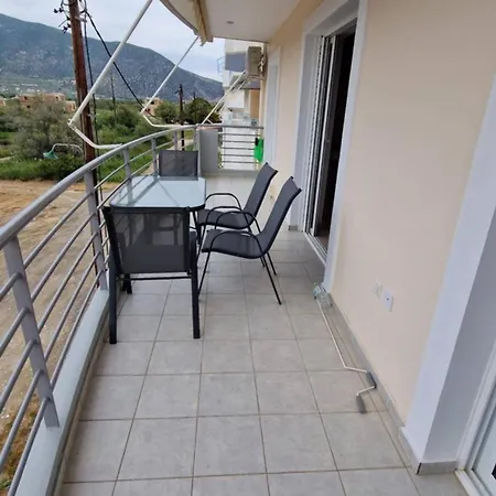 Antreas Cosy Parálion Ástros