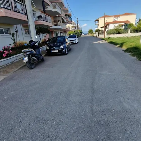 Antreas Cosy Parálion Ástros